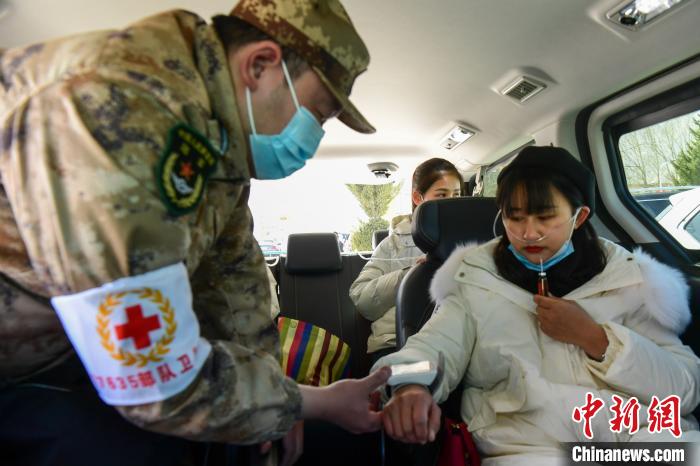 包餃子、拜年、探訪哨所西藏軍嫂高原過春節(jié)