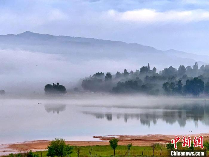 圖為青海黃河流域自然生態(tài)。(資料圖) 李玉峰 攝