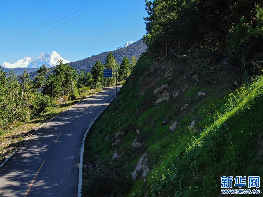 （新華視界）（2）鳥瞰派墨農(nóng)村公路