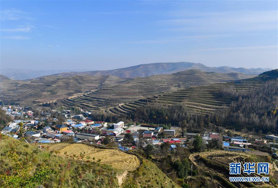 （全面建成小康社會(huì)“百城千縣萬村調(diào)研行”·圖文互動(dòng)）（1）青?？柎澹骸肮夤鞔濉钡娜A麗轉(zhuǎn)身