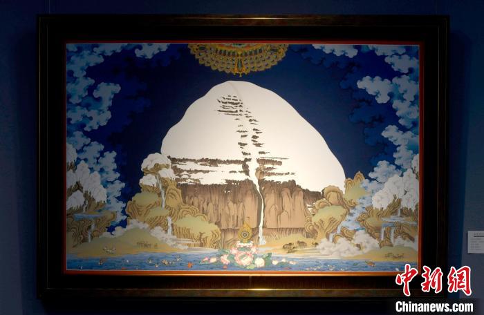 圖為5月16日，展覽中新創(chuàng)唐卡作品《岡底斯山》?！±盍?攝